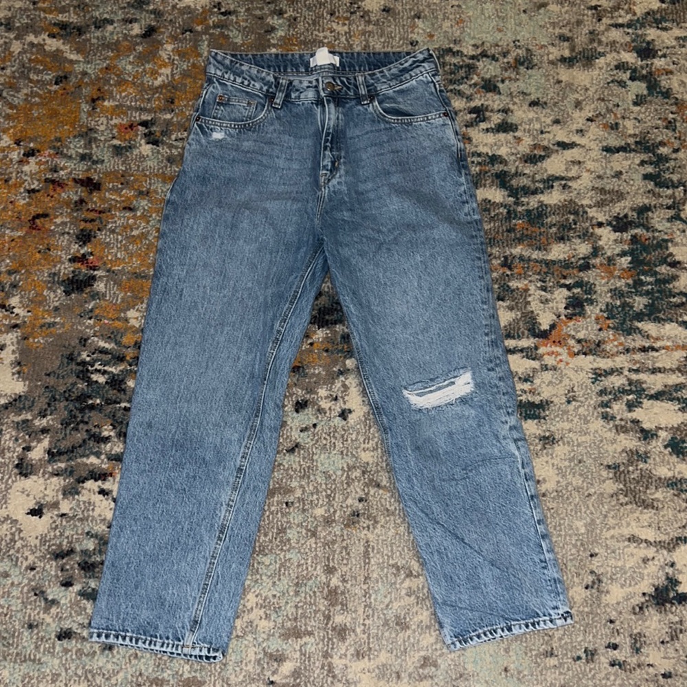 medium blue denim ripped jeans - size 8 - h&m mom style